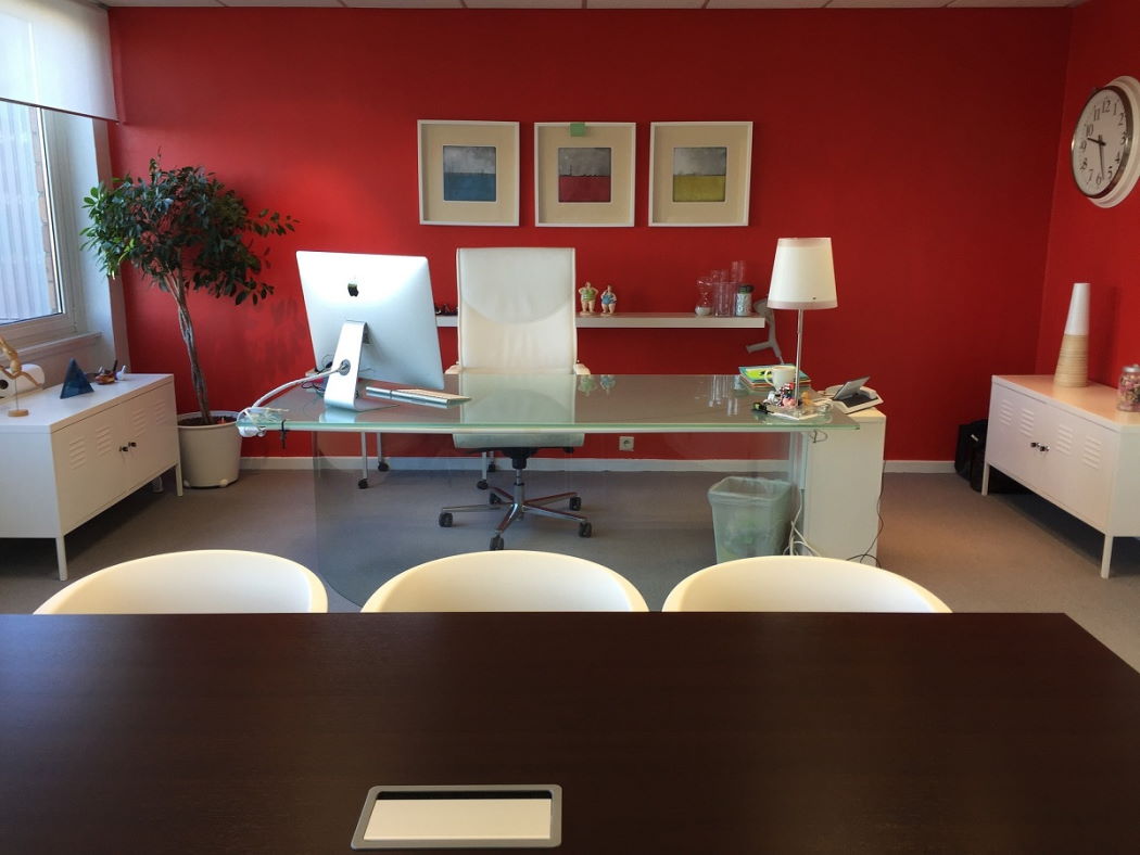 Wygodne krzesło biurowe – 5 kluczowych elementów