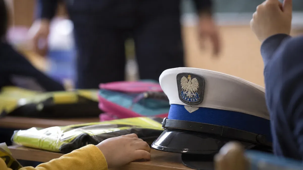 Cztery kroki na wypadek zagrożenia. Olkuscy policjanci rozmawiali z uczniami