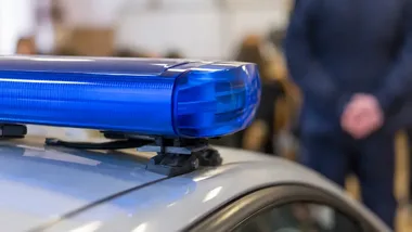 Policjanci z Olkusza pokazali uczniom, gdzie kończy się żart, a zaczyna odpowiedzialność