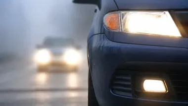Gęste mgły w Małopolsce. Widzialność może spaść poniżej 200 metrów