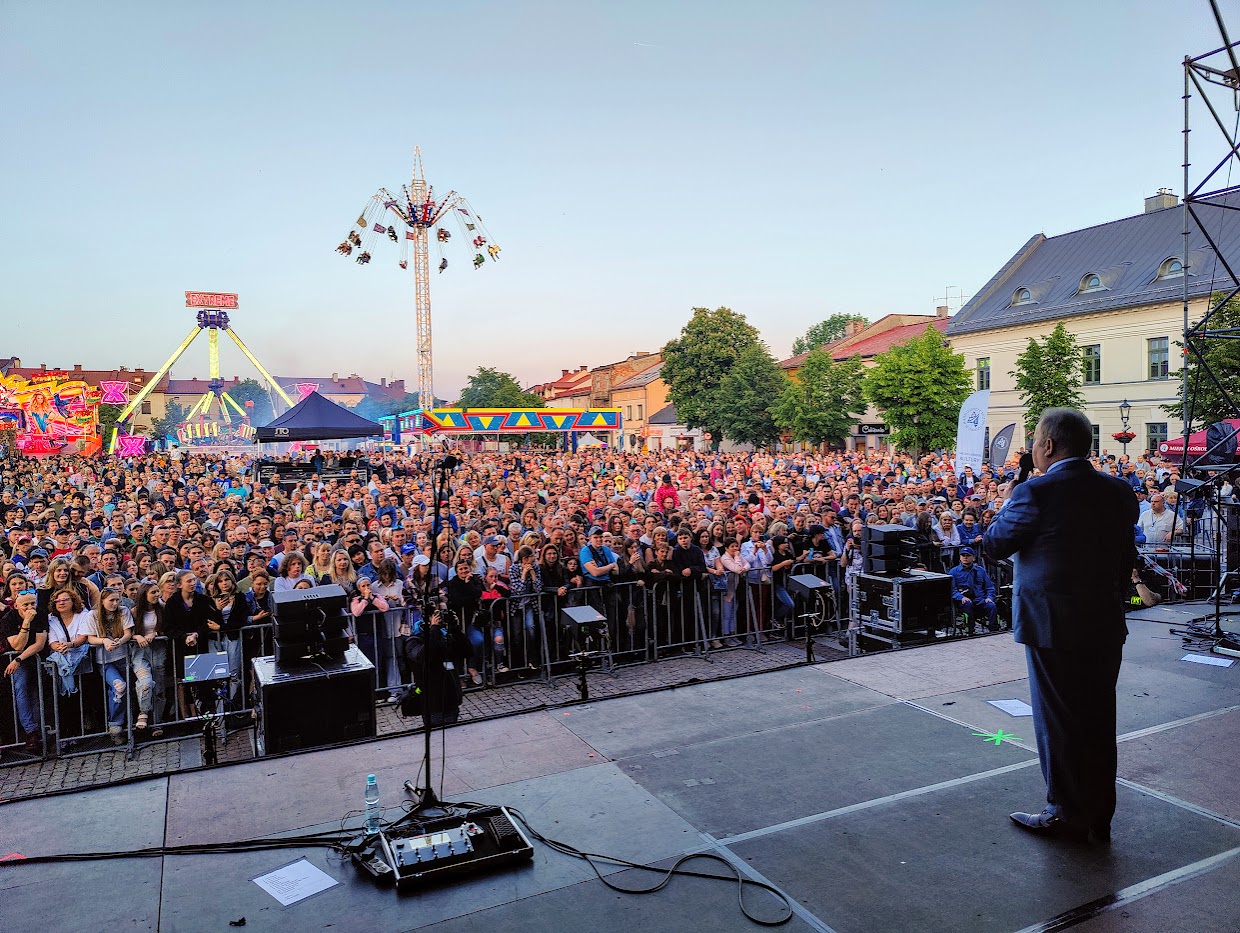 Tłum