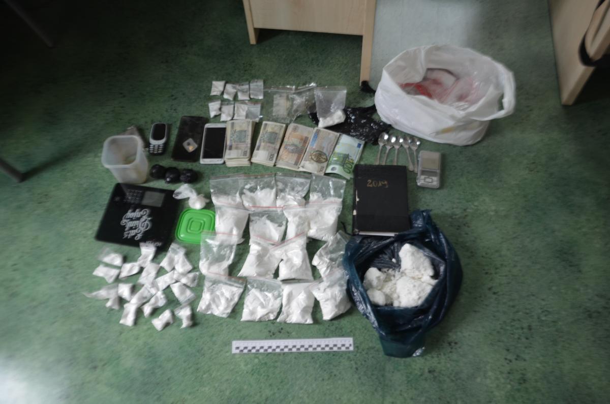 Policja Olkusz: Działania olkuskich policjantów doprowadziły do przejęcia ponad półtora kilograma amfetaminy