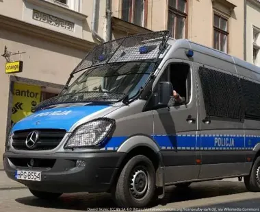Ponad 2 promile i dzieci w aucie - kolizja na skrzyżowaniu w Olkuszu