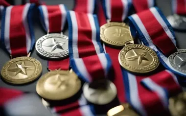 „Dwójka” z Olkusza rzutem na taśmę zgarnia szkolne złoto w hali MOSiR