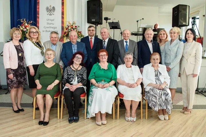 Siedem par świętowało Diamentowe i Żelazne Gody – wzruszenia, koncerty i oczekiwanie na medale