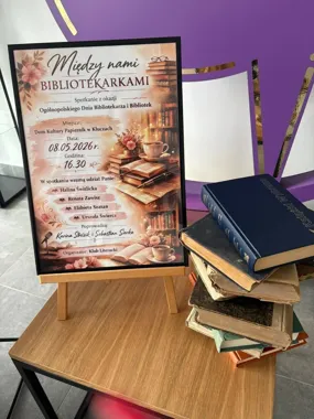 Bibliotekarki i poezja w Kluczach. Wieczór pokazał, jak zmieniła się biblioteka