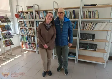 Francuska wyprawa do Olkusza. Biblioteka stała się przystankiem rodzinnej historii