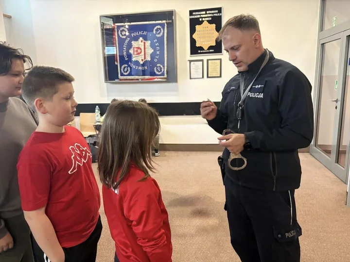 To nie była zwykła lekcja - uczniowie zajrzeli do policji od środka