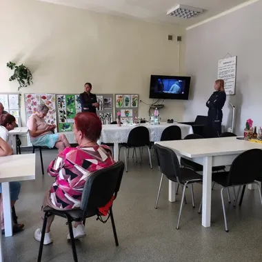 Telefon od wnuczka, policjanta albo banku. Olkuska Policja ostrzega seniorów