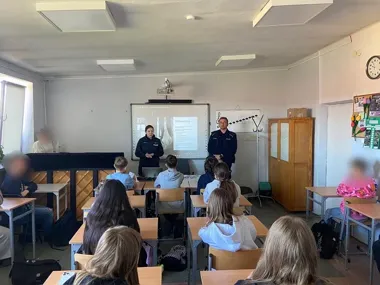 W olkuskiej podstawówce policjanci ostrzegli przed nałogami, które zaczynają się niewinnie