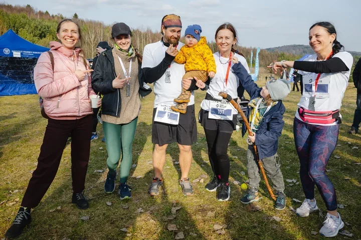 Tłumy wokół Zamku w Rabsztynie – 300 uczestników na XIV Biegu Tropem Wilczym