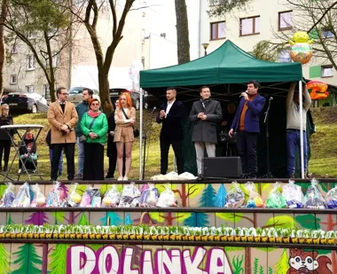 Dolinka znów ożyła wielkanocnym świętem i przyciągnęła całe pokolenia