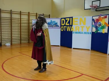 Tłumy ósmoklasistów w „Kaziku” pokazały, że liceum potrafi zaskoczyć