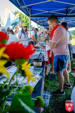 Pielgrzymi z powiatu olkuskiego otrzymali wsparcie w dwóch miejscach trasy