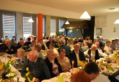 Wielkanocne stoły i ciepłe słowa w Olkuszu podczas spotkania seniorów