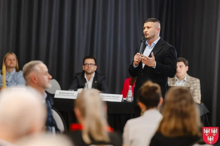 Wolbrom – samorząd i przedsiębiorcy spotkali się, by porozmawiać o e‑fakturach i wsparciu dla firm