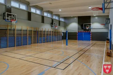 Odnowiona sala w „Budowlance” już służy uczniom. Remont kosztował 476 tys. zł