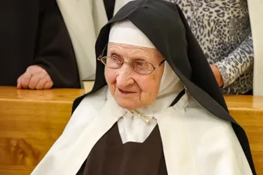 Siostra Konsolata skończyła 100 lat. Władze Wolbromia z życzeniami