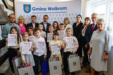 Małe głowy, wielkie wyniki. W Wolbromiu wręczono nagrody młodym matematykom